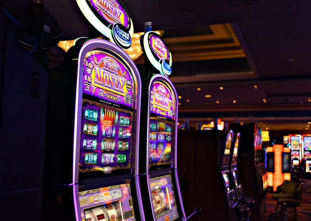 Sådan kan du finde din favorit spillemaskine på et online casino